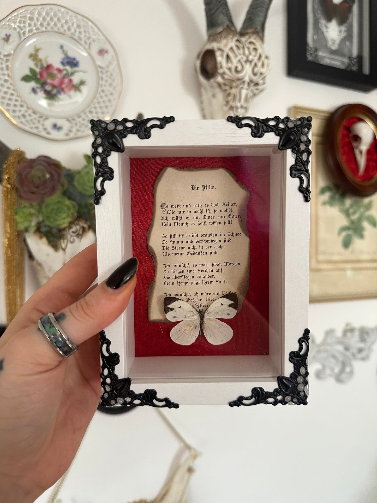 Rahmen „Die Stille“ mit echtem Schmetterling