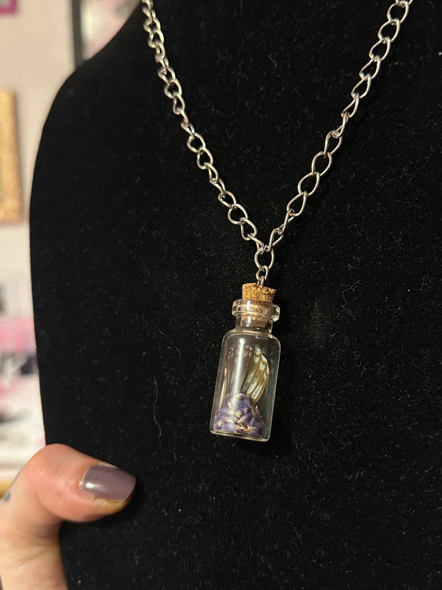 Kette mit echtem Schmetterlingsflügel