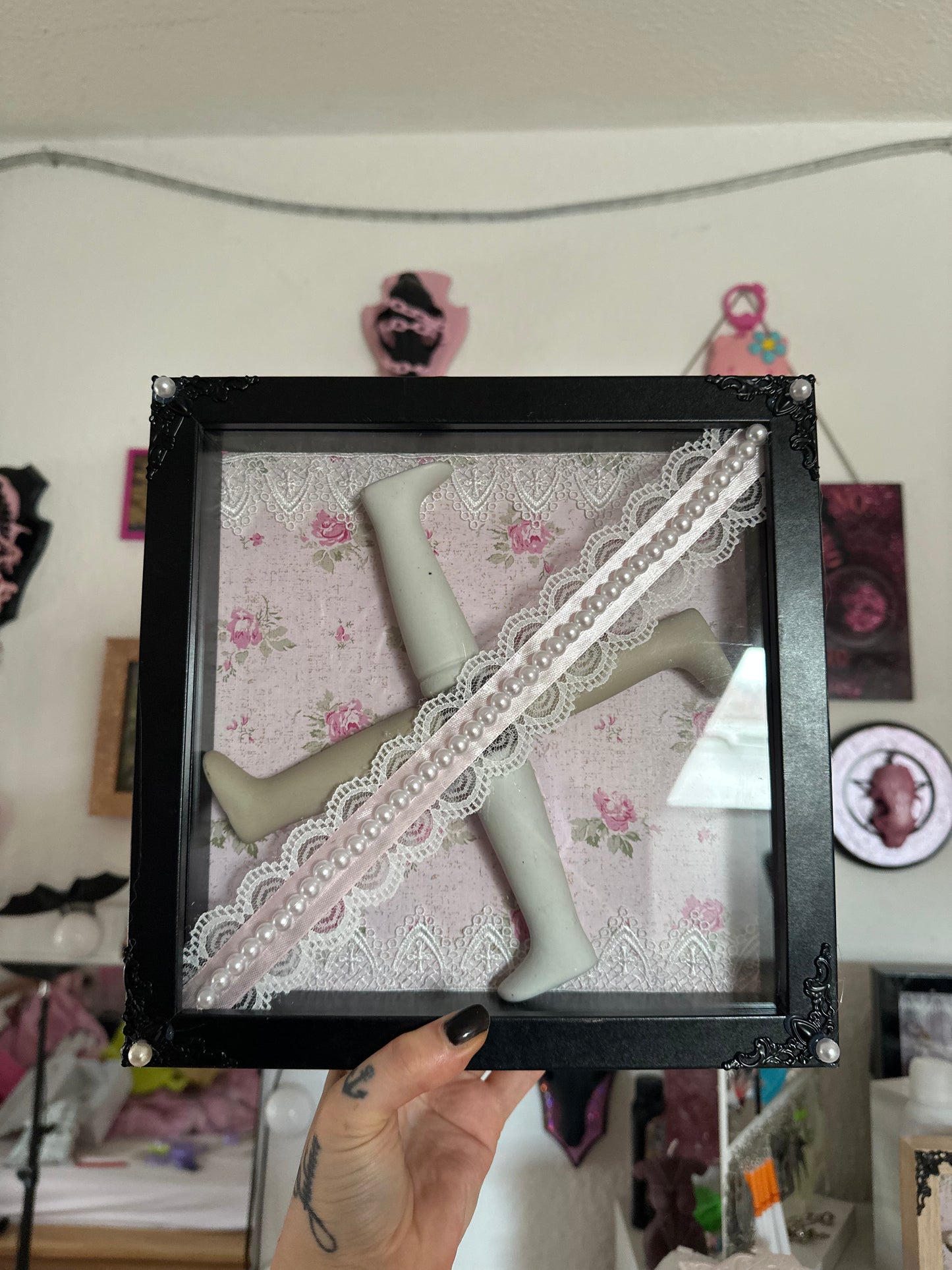 Rahmen „Puppen gegen Rechts“