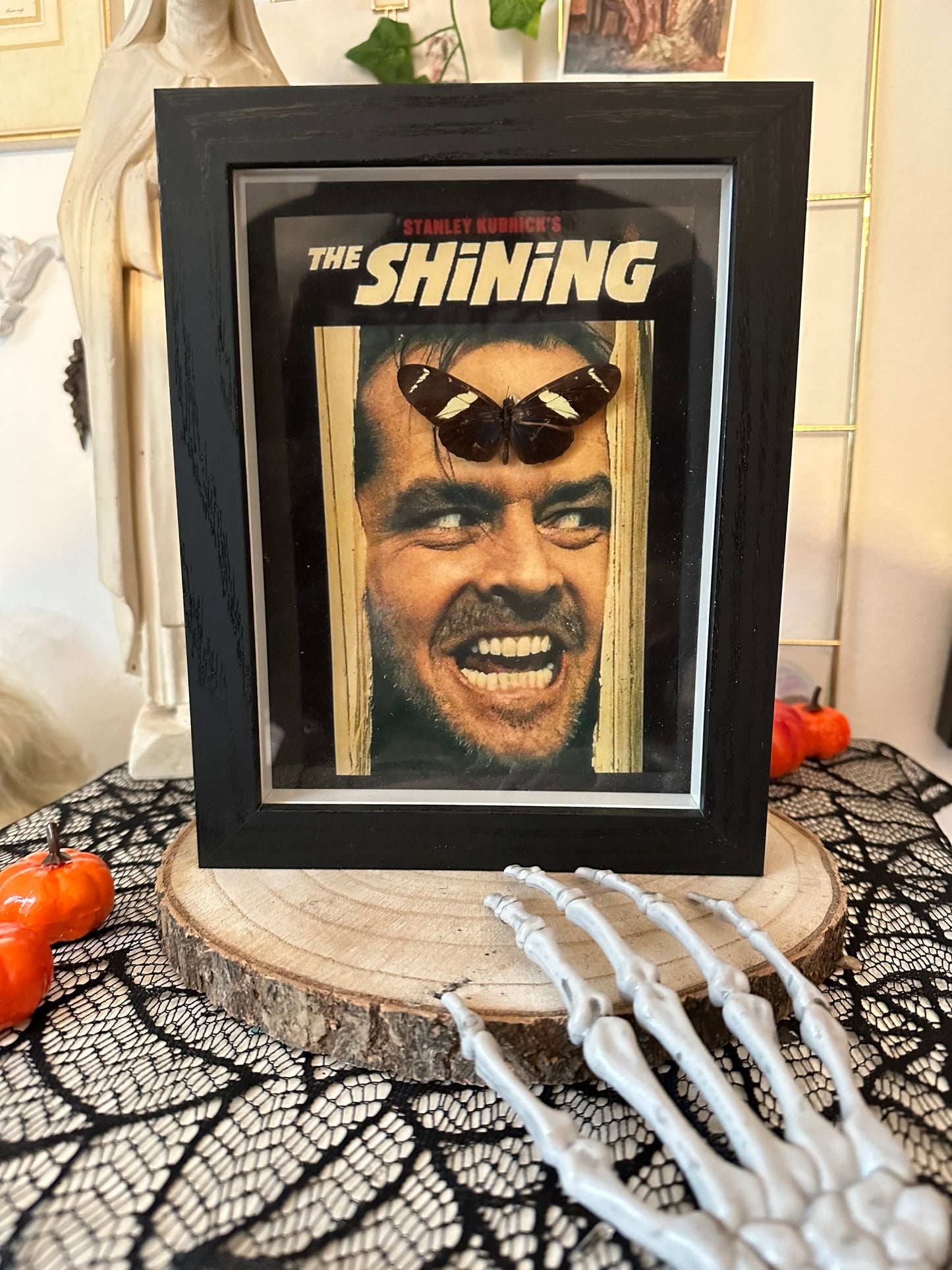 Rahmen mit echtem Schmetterling "The shining" Halloween