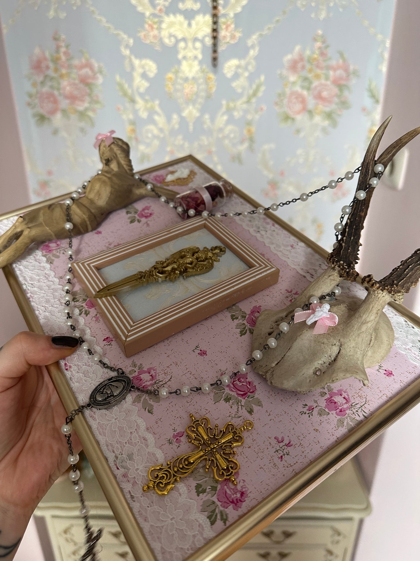 Rahmen „Holy“ mit echtem Geweih