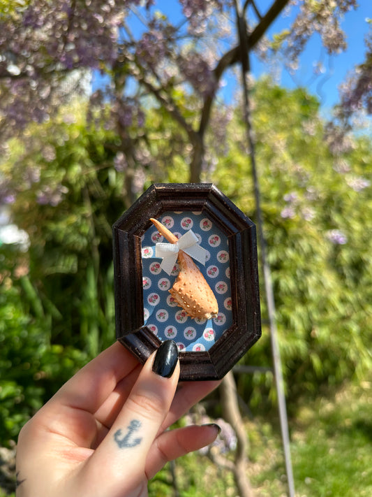 Rahmen mit echter Krebsschere