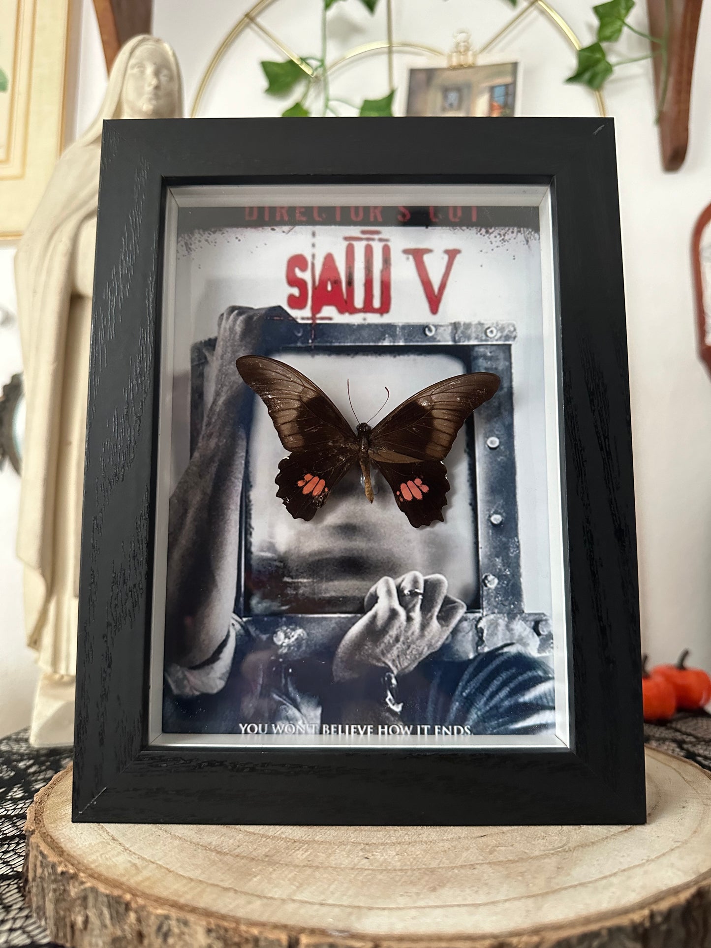 Rahmen mit echtem Schmetterling "SAW 5" Halloween