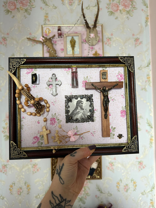 Rahmen „Holy No.3“ mit echtem Geweih