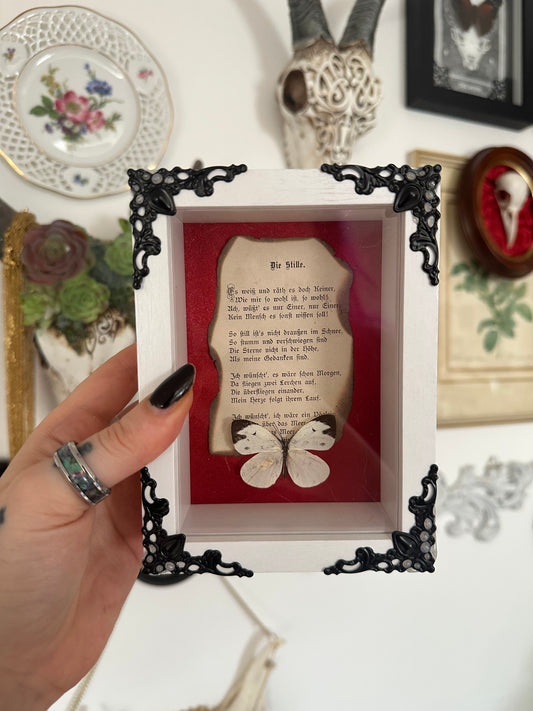 Rahmen „Die Stille“ mit echtem Schmetterling