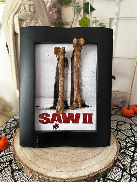 Rahmen mit echten Tierknochen "SAW 2" Halloween