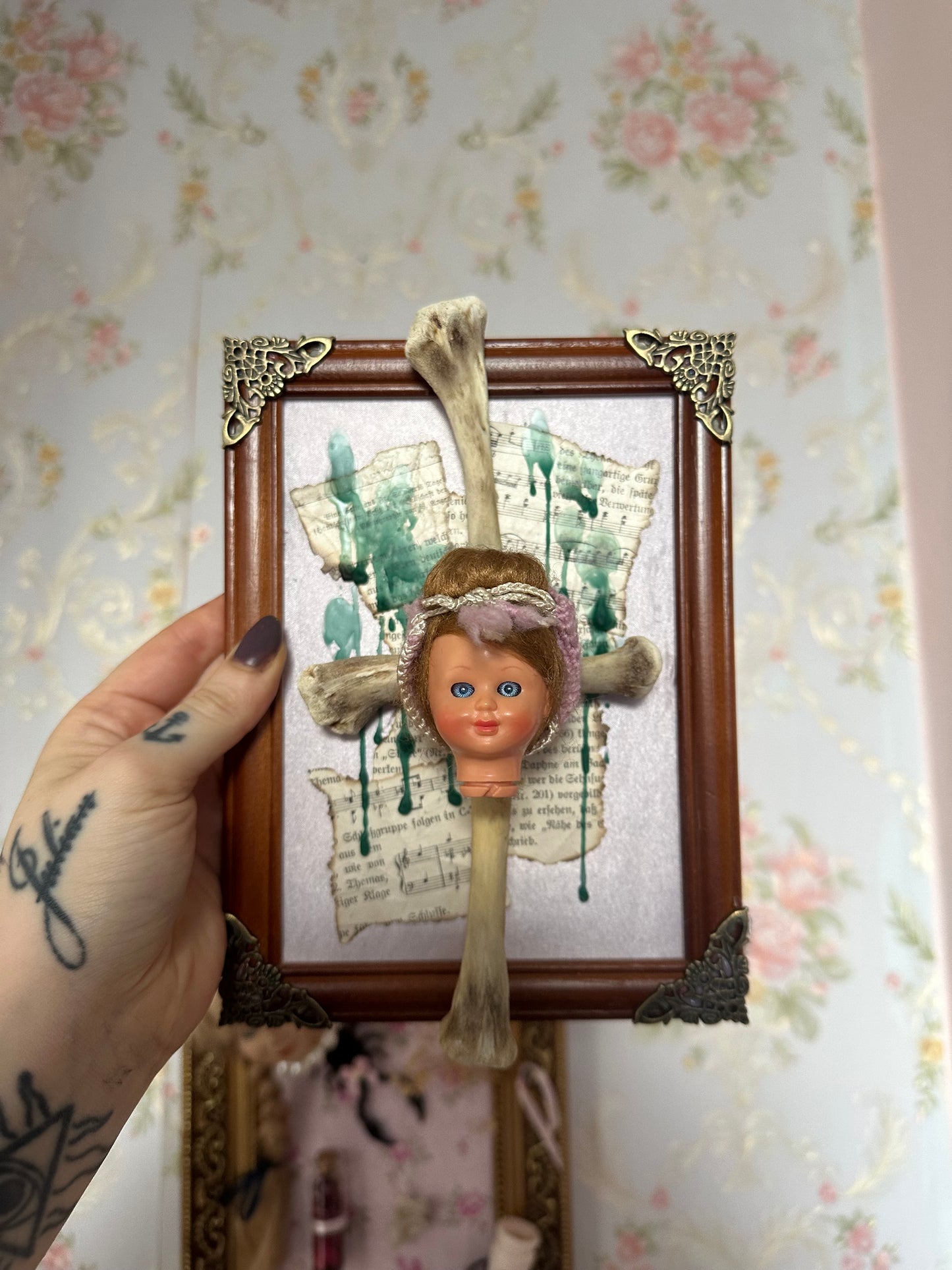 Rahmen mit echten Knochen