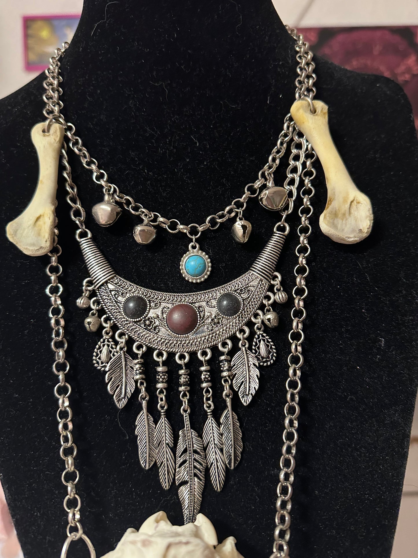 Kette mit echtemFuchsschädel und echten Knochen