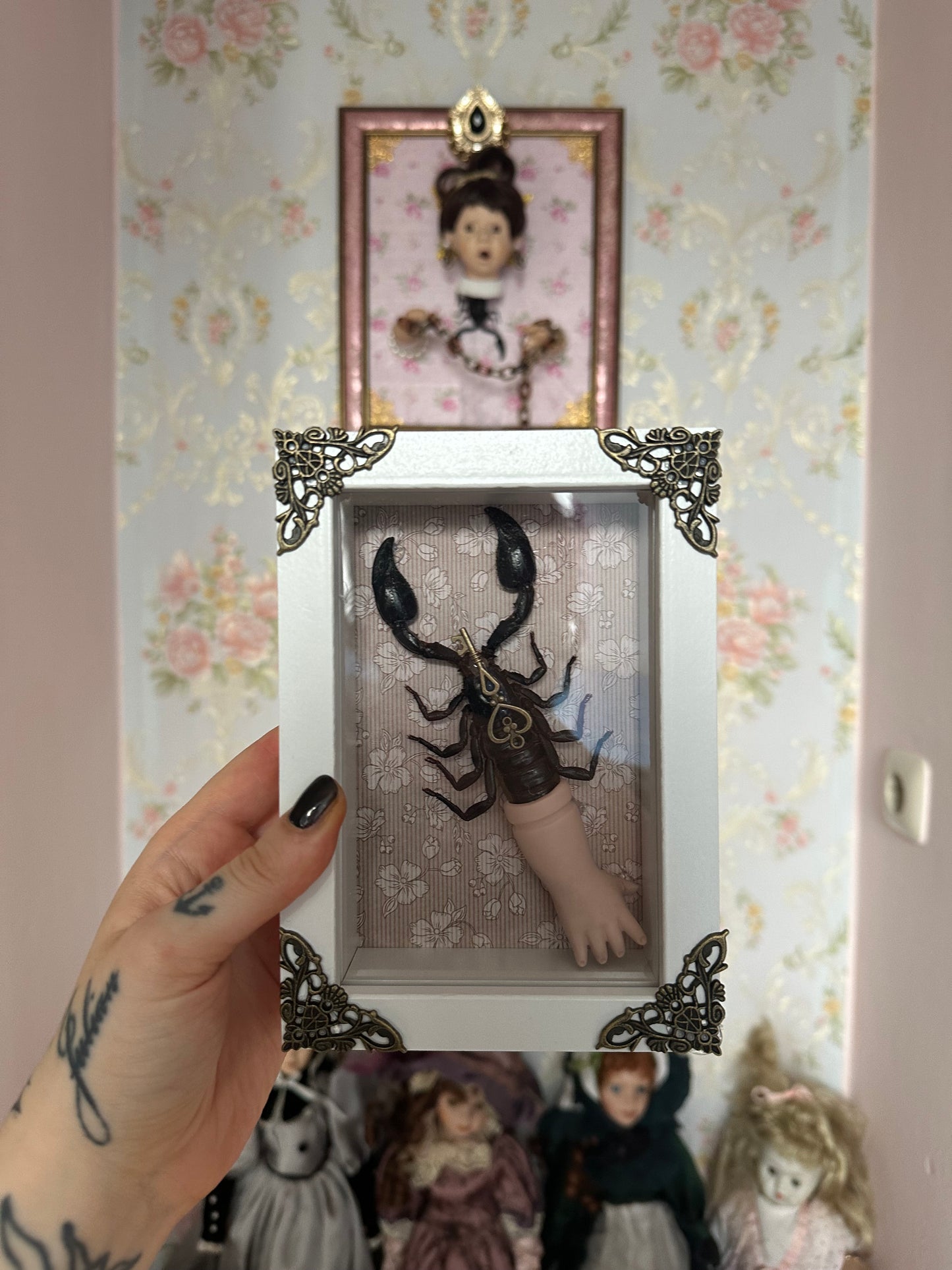 Rahmen mit echtem Skorpion