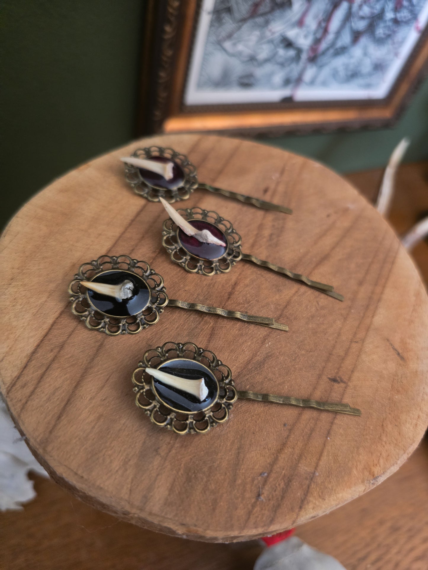 Haarspangen mit echten Fuchszähnen