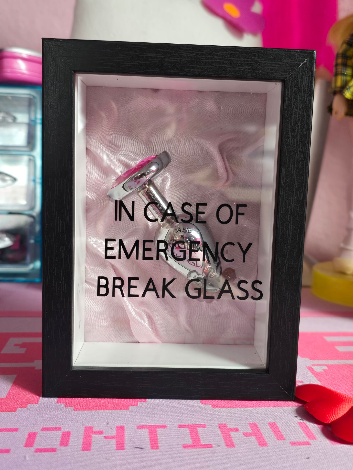 Rahmen "EMERGENCY No.4" - Sugar and Spice