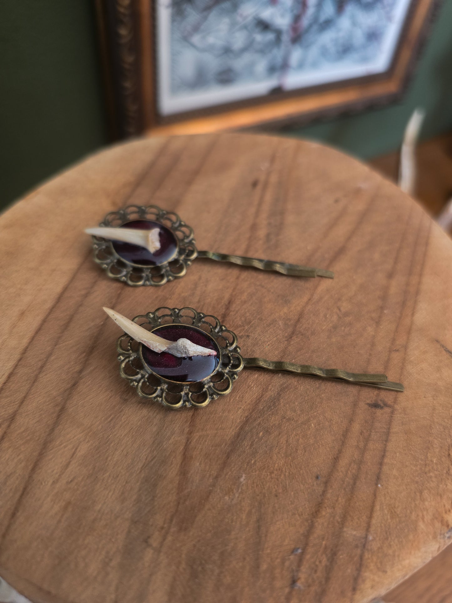 Haarspangen mit echten Fuchszähnen